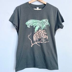 Women’s grey xl bug shirt